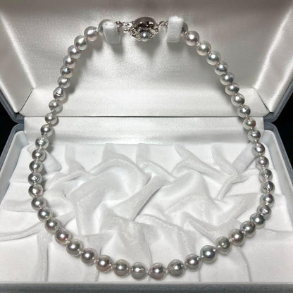 Silver white Tahki Akoya pearl necklace with 7.5-8.0mm pearls and 45cm silver chain