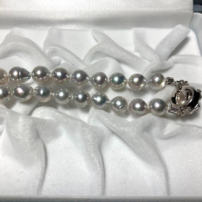 Silver white Tahki Akoya pearl necklace with 7.5-8.0mm pearls and 45cm silver chain