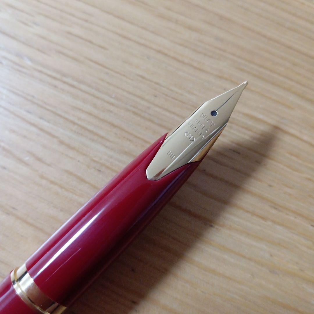 Pilot DPN-200-R-M fountain pen desk pen with medium nib in red color, new and unused