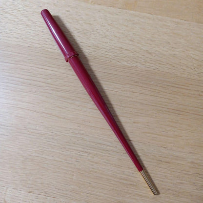 Pilot DPN-200-R-M fountain pen desk pen with medium nib in red color, new and unused