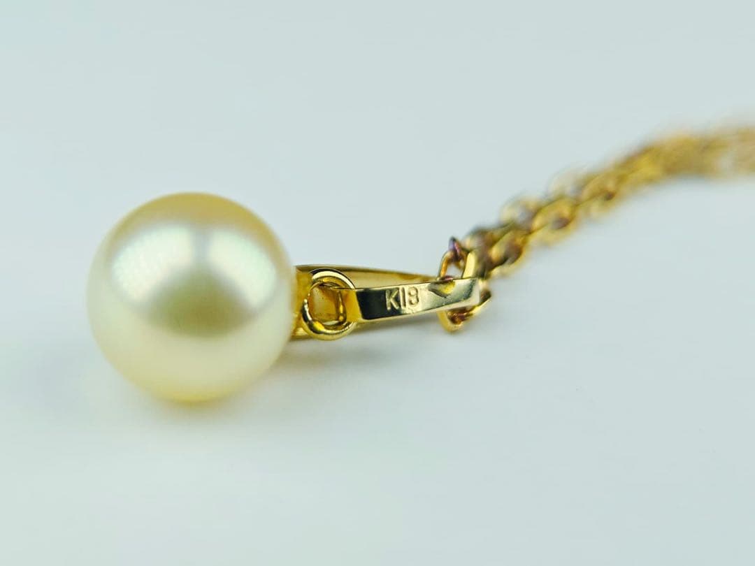 K18 Mikimoto Akoya pearl necklace with 15mm pendant and 40cm gold chain
