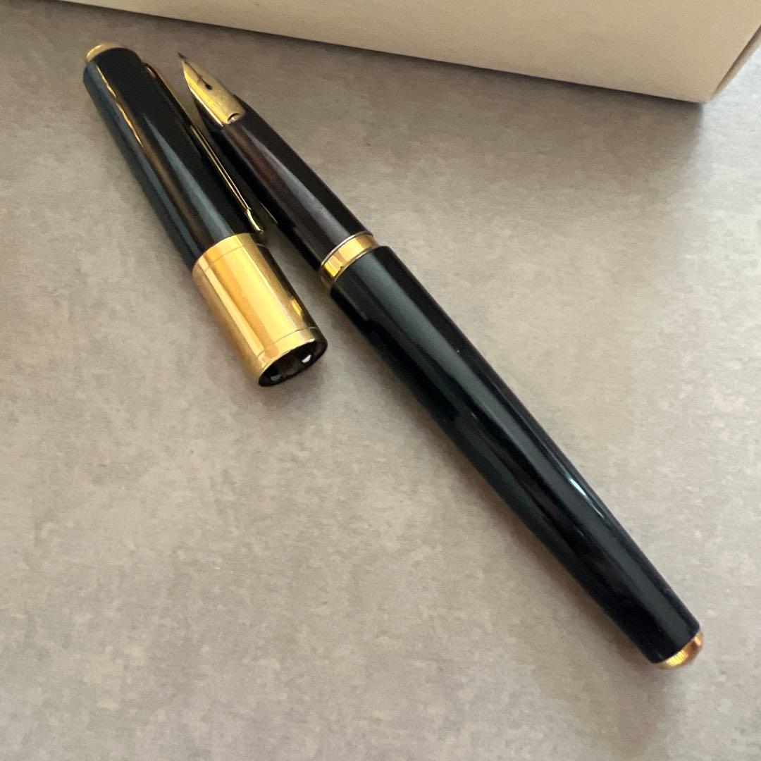 Pilot Fountain Pen Model 585 with 14K Gold tip and black body