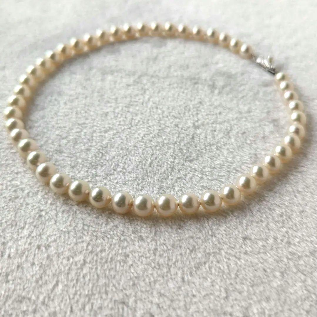 Tasaki silver necklace featuring Akoya pearls sized approximately 7.4cm to 7.8cm on a 41cm chain