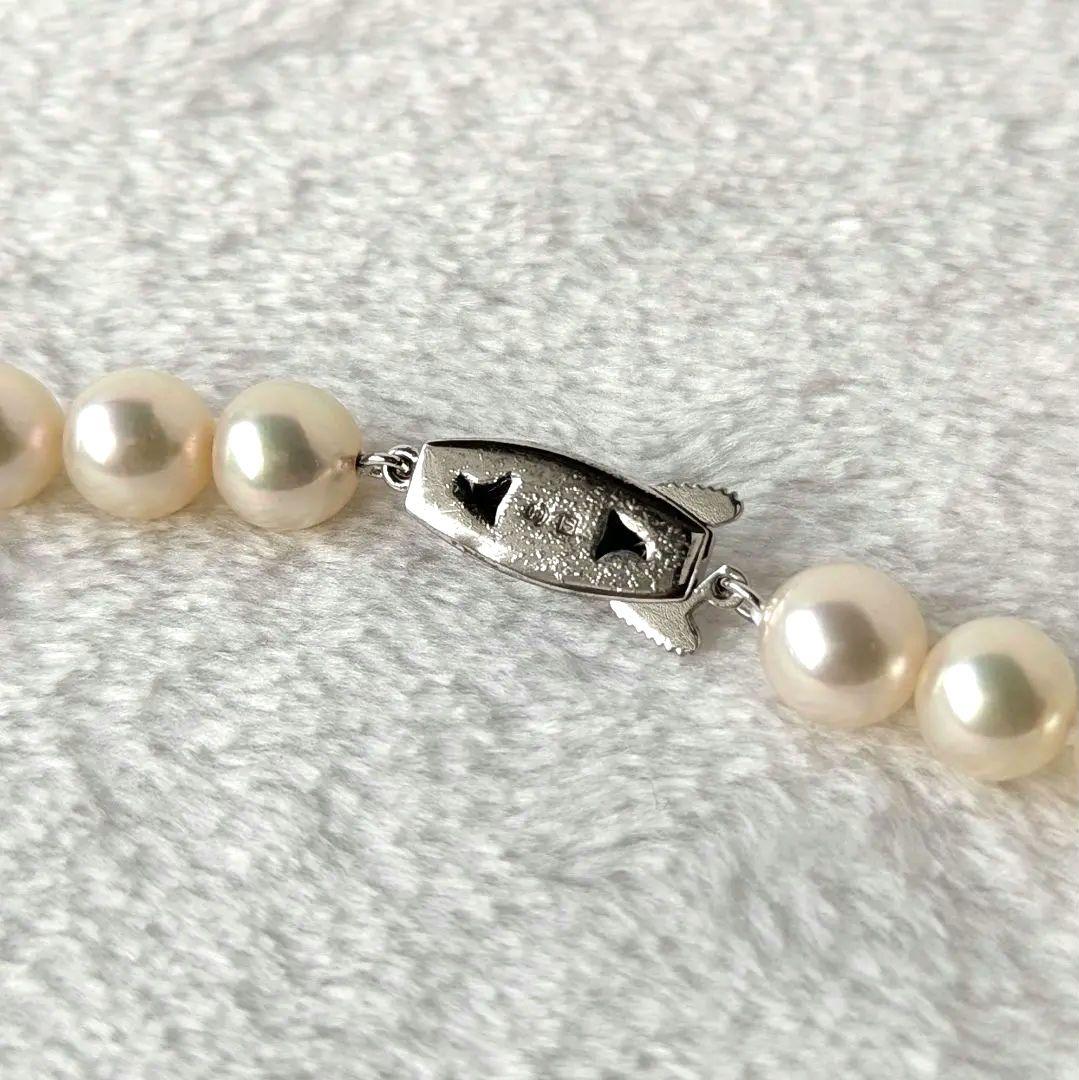 Tasaki silver necklace featuring Akoya pearls sized approximately 7.4cm to 7.8cm on a 41cm chain