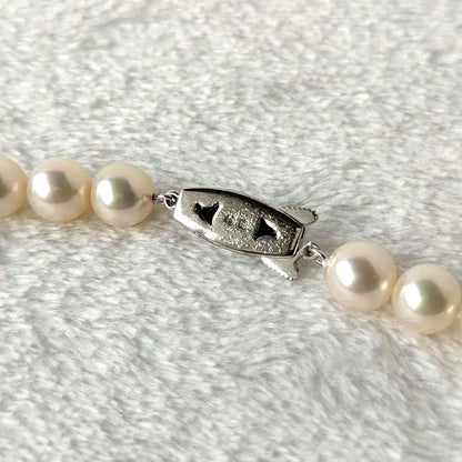 Tasaki silver necklace featuring Akoya pearls sized approximately 7.4cm to 7.8cm on a 41cm chain