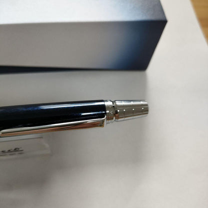 Pilot Raiz ballpoint pen with 0.7mm tip and rotary retracting mechanism in black color