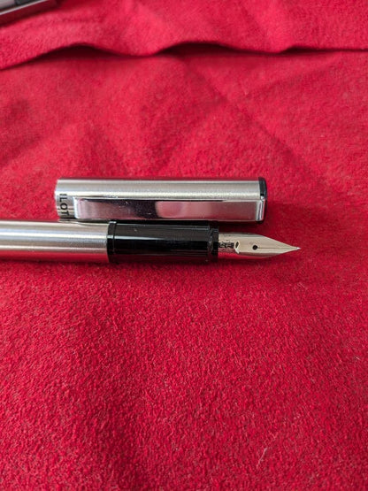 PILOT 3-piece silver writing set including ballpoint pen, fountain pen, and mechanical pencil