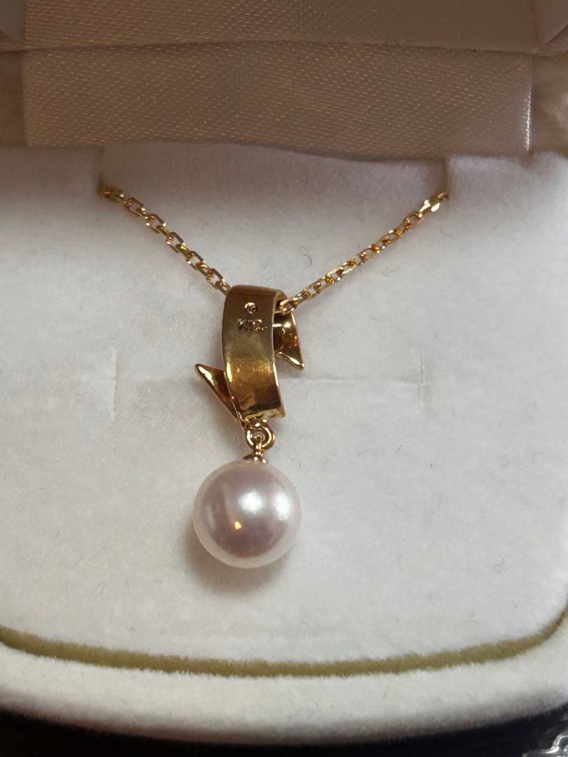 Mikimoto K18 gold pendant necklace with a single pearl on a 38 cm simple chain