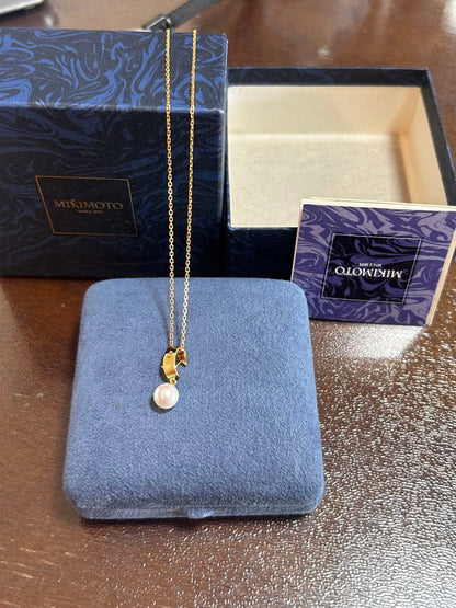 Mikimoto K18 gold pendant necklace with a single pearl on a 38 cm simple chain