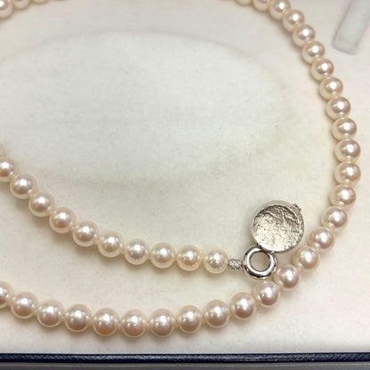 Jewelry Maki Teri Akoya pearl necklace with 7.2mm pearls, 50cm long, featuring silver clasp