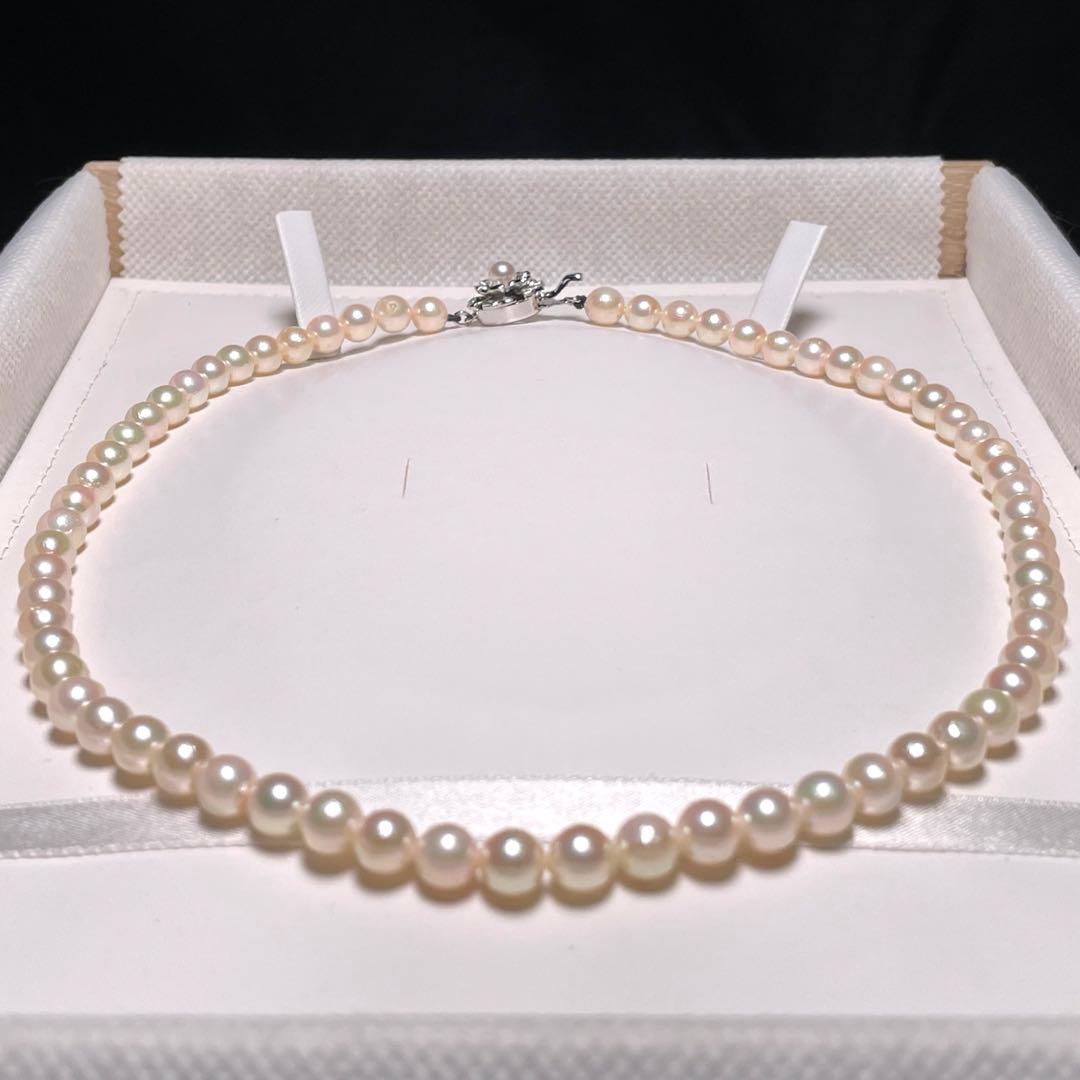 Akoya pearl necklace with 6.0-6.4mm round white pearls on a 42.2 cm silver chain