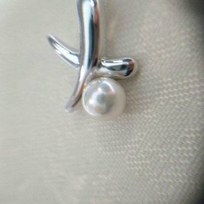 Tasaki Akoya pearl pendant necklace with silver SV925 chain, 22mm x 12mm pendant, 40cm length