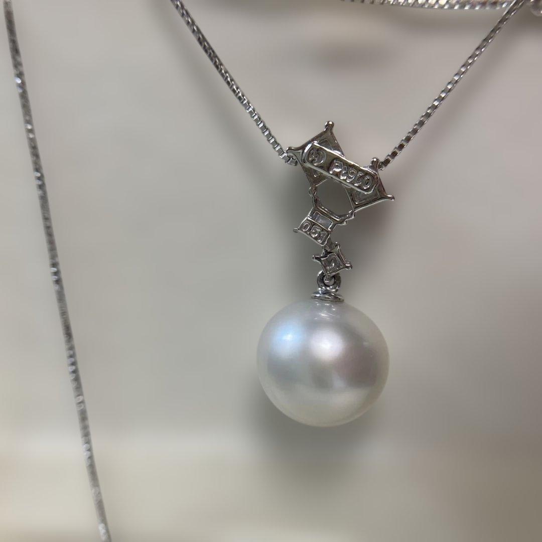 Tasaki platinum necklace with 10mm large pearl and 4 square cut diamonds on 40 cm chain