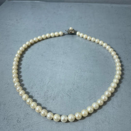 Honest Pearl Akoya pearl necklace with 7mm beads and silver parts, about 41cm long