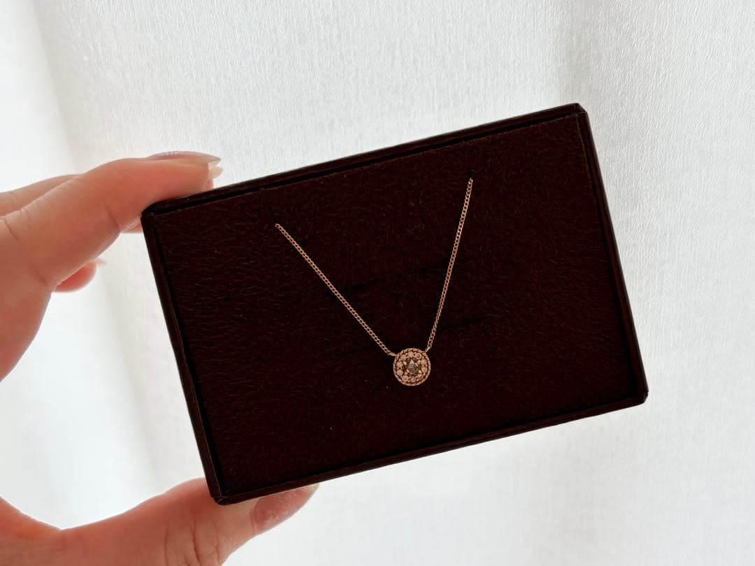 Agete K18 diamond necklace in oval shape with certificate of sale and Agete box