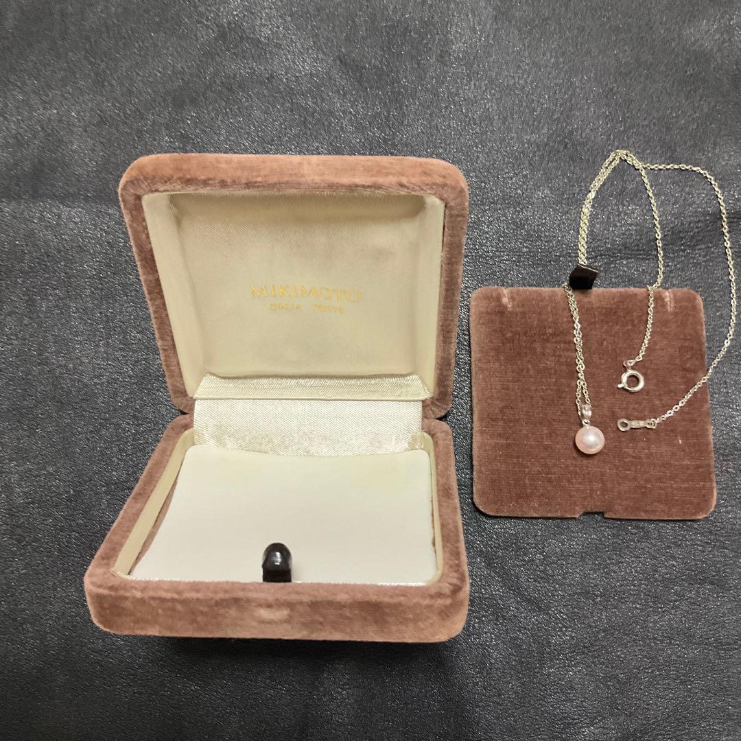 Mikimoto Akoya pearl necklace with silver pendant displayed with dedicated case