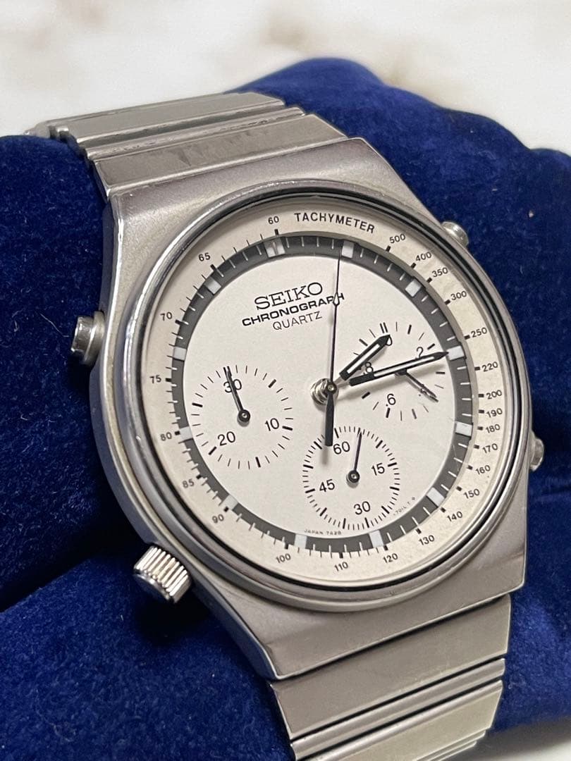 SEIKO 7A28-7010 Quartz Men's Watch — Japanese