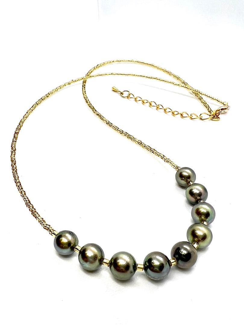 Akoya pearl necklace with peacock green pearls and K18 Italian gold leaf accents, 45-50 cm length