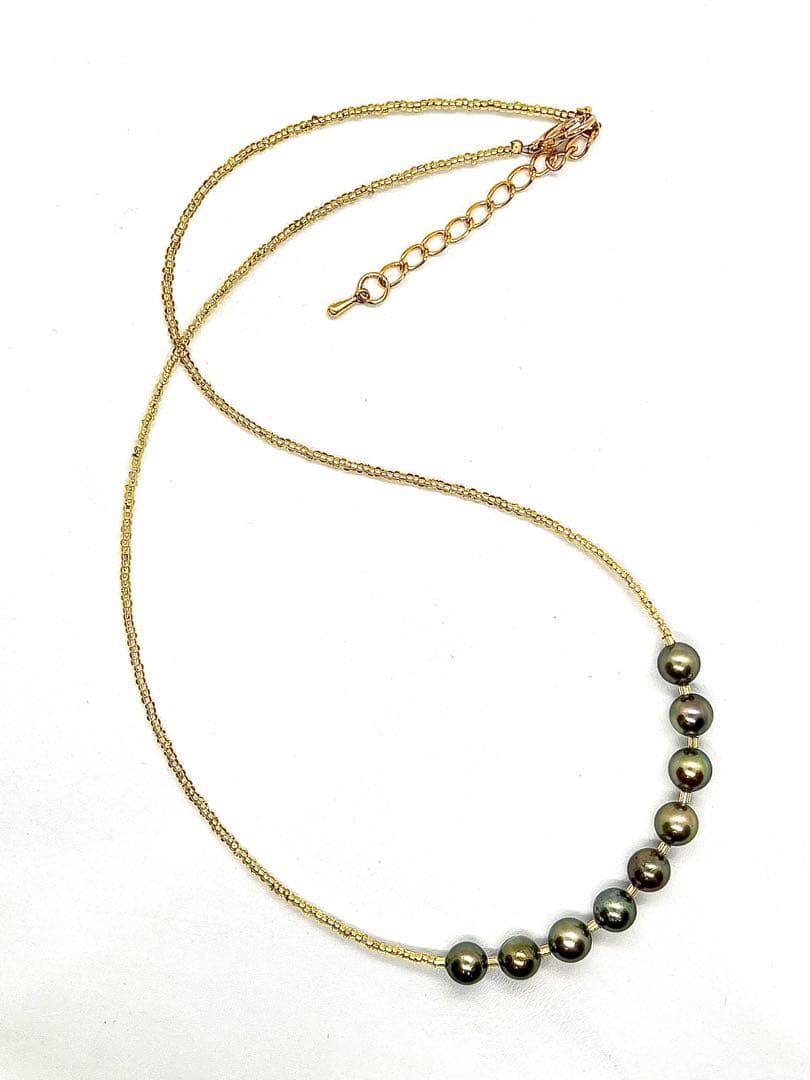 Akoya pearl necklace with peacock green pearls and K18 Italian gold leaf accents, 45-50 cm length