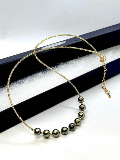 Akoya pearl necklace with peacock green pearls and K18 Italian gold leaf accents, 45-50 cm length