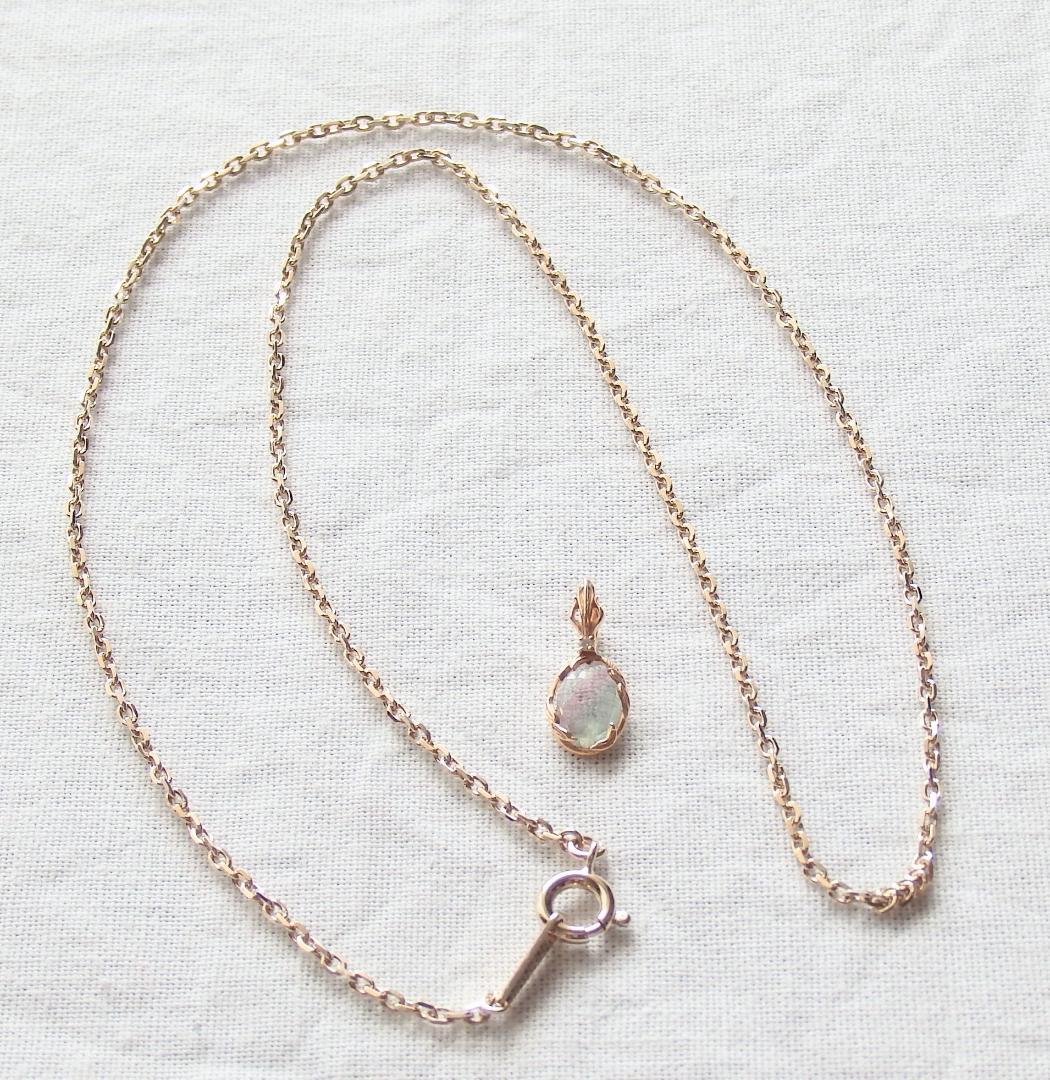 Chain Agete charm featuring topaz and diamond stones set in K10 gold with tourmaline, size 0.8 cm x 0.6 cm