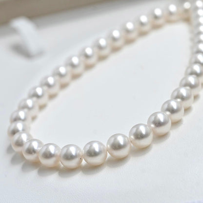 Highest grade Hanadama Akoya pearl necklace by Tasaki with 7.5mm pearls and 42cm length