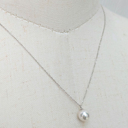 Akoya Pearl Necklace with 7mm pearls and 18K white gold chain 40.5cm length