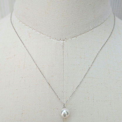 Akoya Pearl Necklace with 7mm pearls and 18K white gold chain 40.5cm length