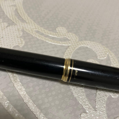 PILOT CUSTOM Fountain Pen 14K585 with medium 14K gold nib and slim gold-accented body