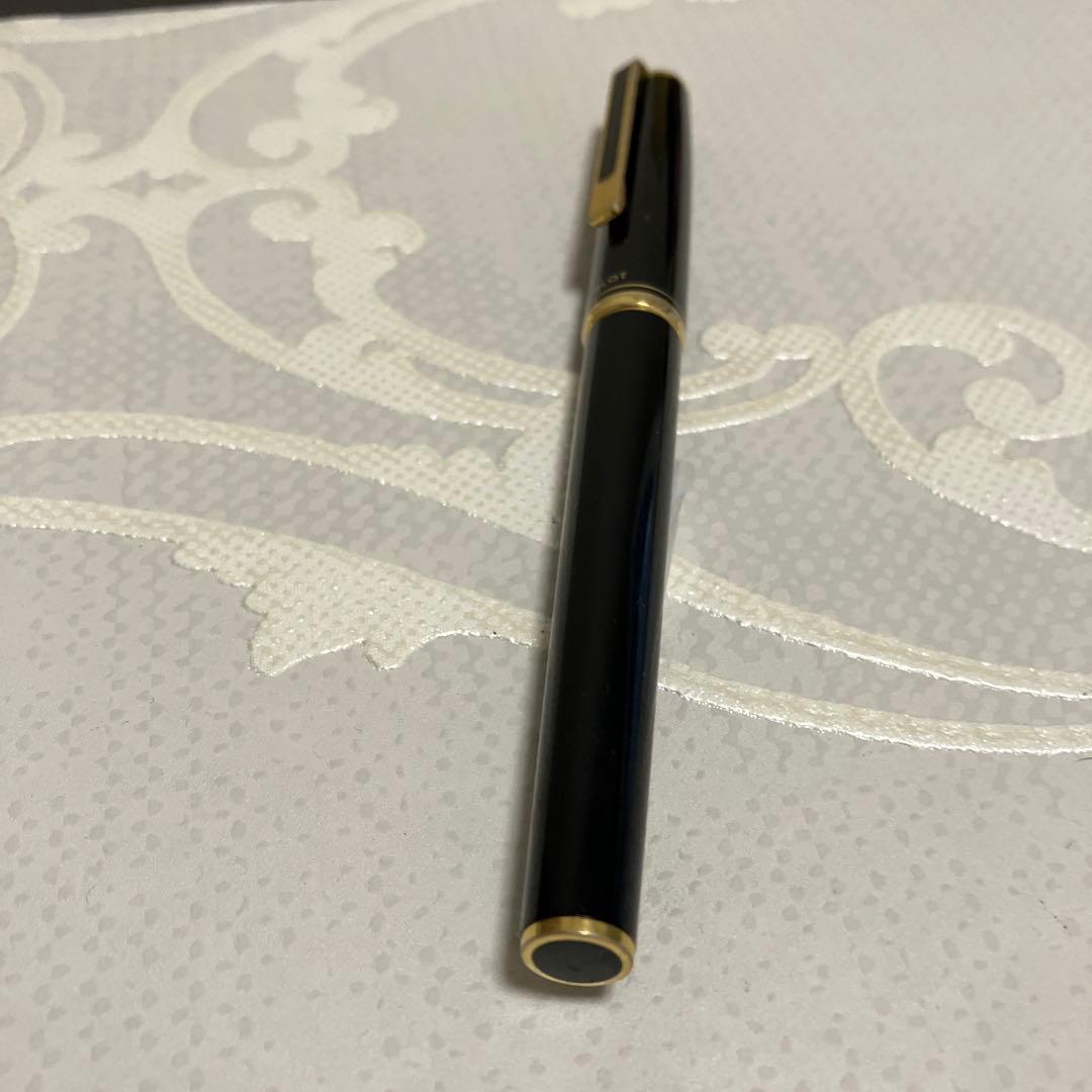 PILOT CUSTOM Fountain Pen 14K585 with medium 14K gold nib and slim gold-accented body