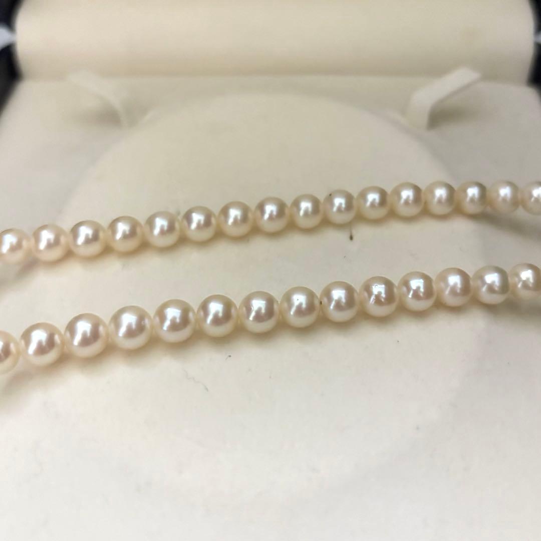 Akoya pearl necklace with 6.5-7.0mm round pearls in champagne gold color, 43cm length