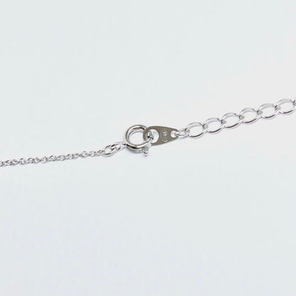 Tasaki pearl necklace with 5.6mm pearls on a 42cm silver chain weighing 3 grams