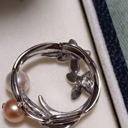 Takasaki pearl necklace pendant set featuring two items without accessories