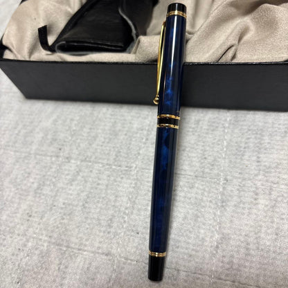PILOT GRANCE Blue Marble fountain pen with 14K gold nib, no ink cartridge, shown from side view