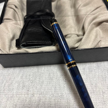 PILOT GRANCE Blue Marble fountain pen with 14K gold nib, no ink cartridge, shown from side view