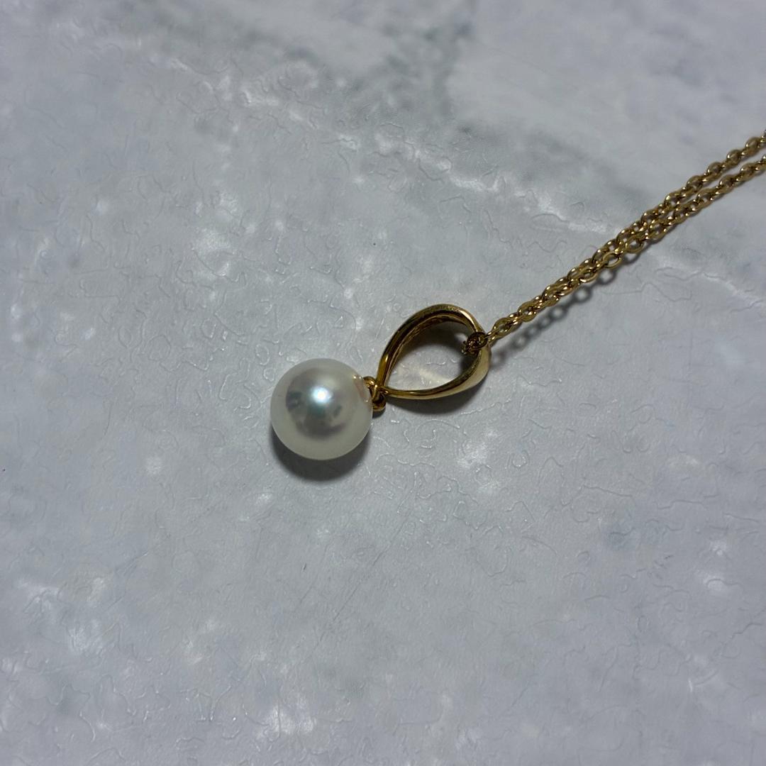 Mikimoto necklace featuring a single 7mm pearl gold pendant on adjustable 44cm K18 chain