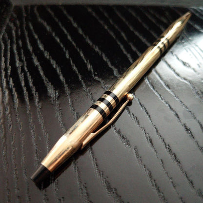 Kuro Cross 150th Anniversary ballpoint pen and pencil set with serial number imprint in very good condition