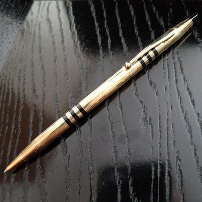 Kuro Cross 150th Anniversary ballpoint pen and pencil set with serial number imprint in very good condition