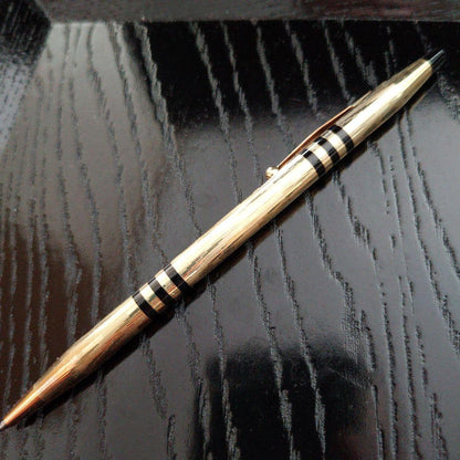 Kuro Cross 150th Anniversary ballpoint pen and pencil set with serial number imprint in very good condition