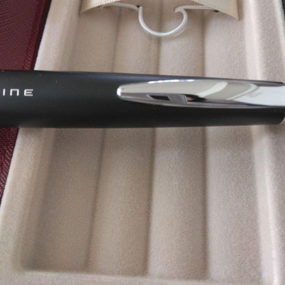 PILOT TIMELINE ballpoint pen in matte black with dedicated case displayed