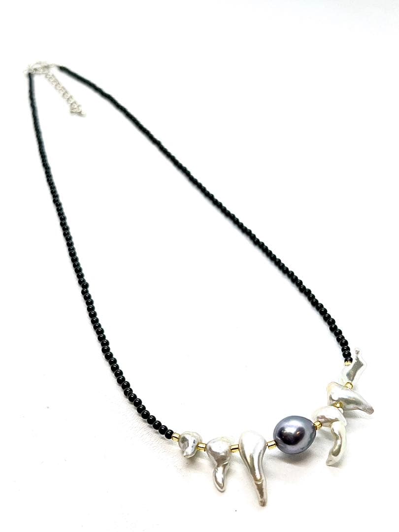 Akoya Pearl Large Round Keshi necklace featuring black pearls and Venezian glass with gold leaf
