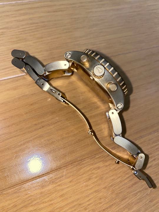 NIXON Gold 200m Waterproof Analog Men's Watch — Japanese