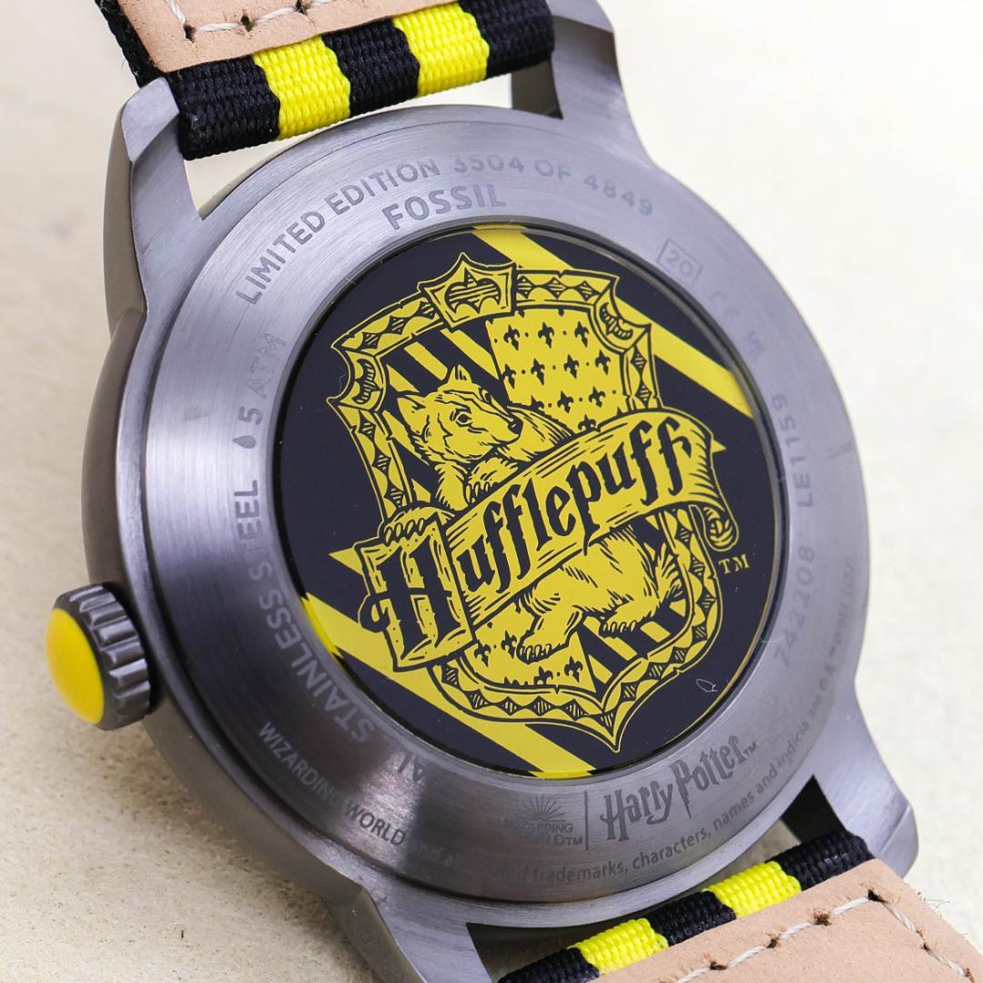 FOSSIL Harry Potter Hufflepuff Limited Collab 3194 Quartz Men's Watch — Japanese