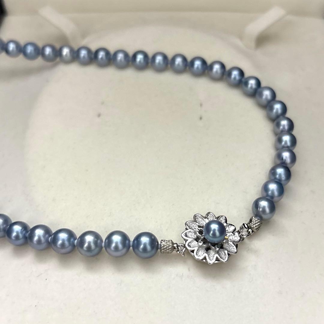 Aqua Akoya pearl necklace with round blue-grey pearls 6.5-7mm, 42cm length, silver stamp