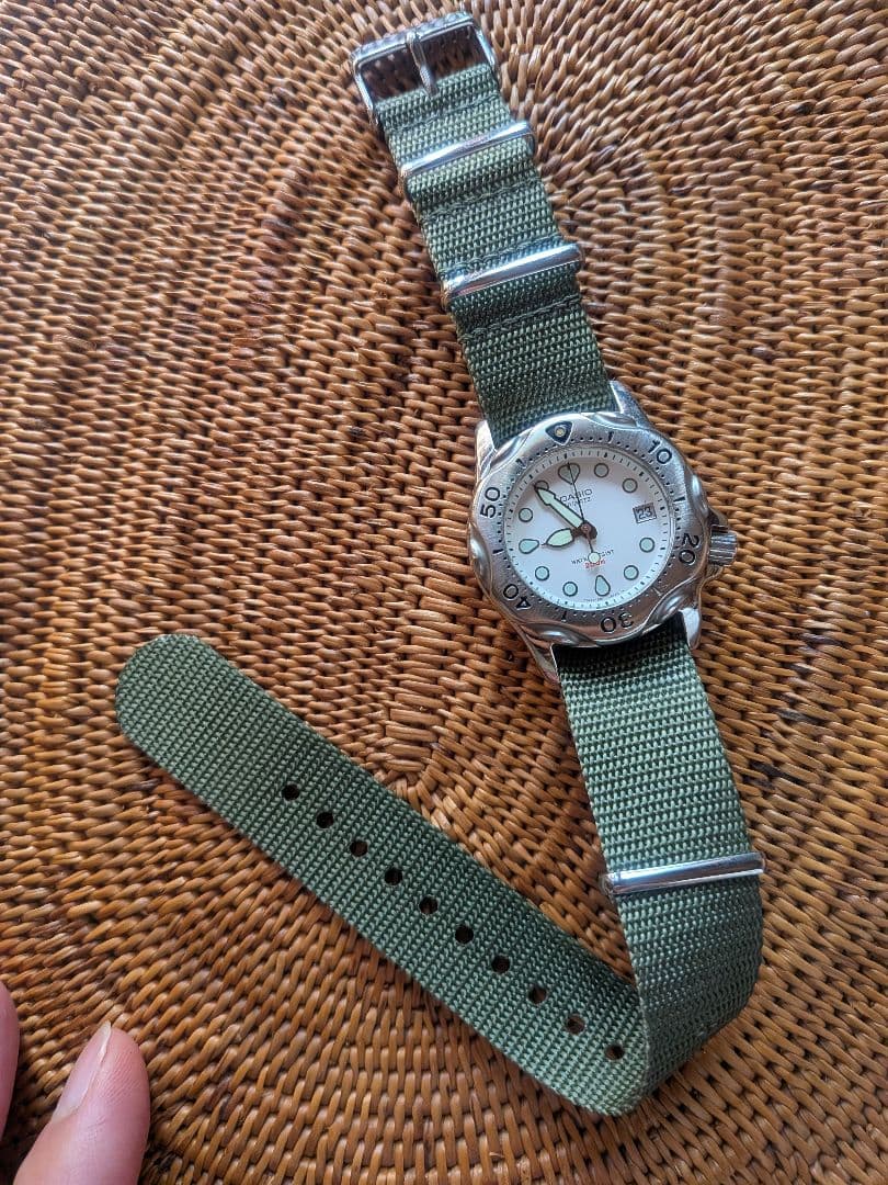 CASIO MDP-823 Quartz Men's Watch — Japanese
