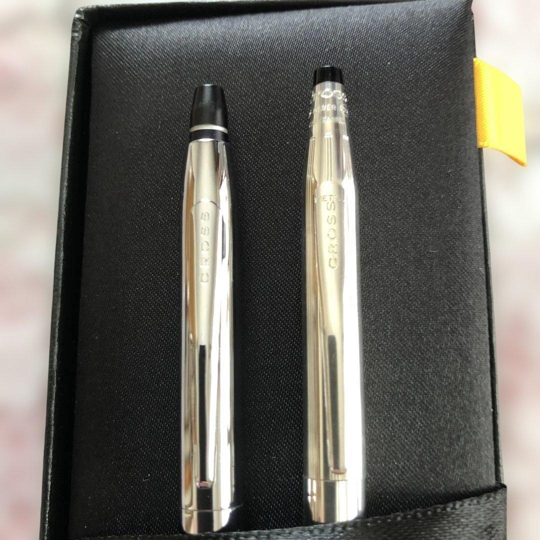 CROSS Ballpoint Pen 2-piece Set in silver with one click type pen and one with 925 silver cap and barrel in a dedicated case