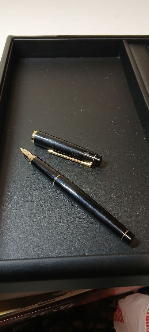 PILOT CUSTOM GRANDEE fountain pen with 14K 585 fine nib in good condition showing nib and barrel