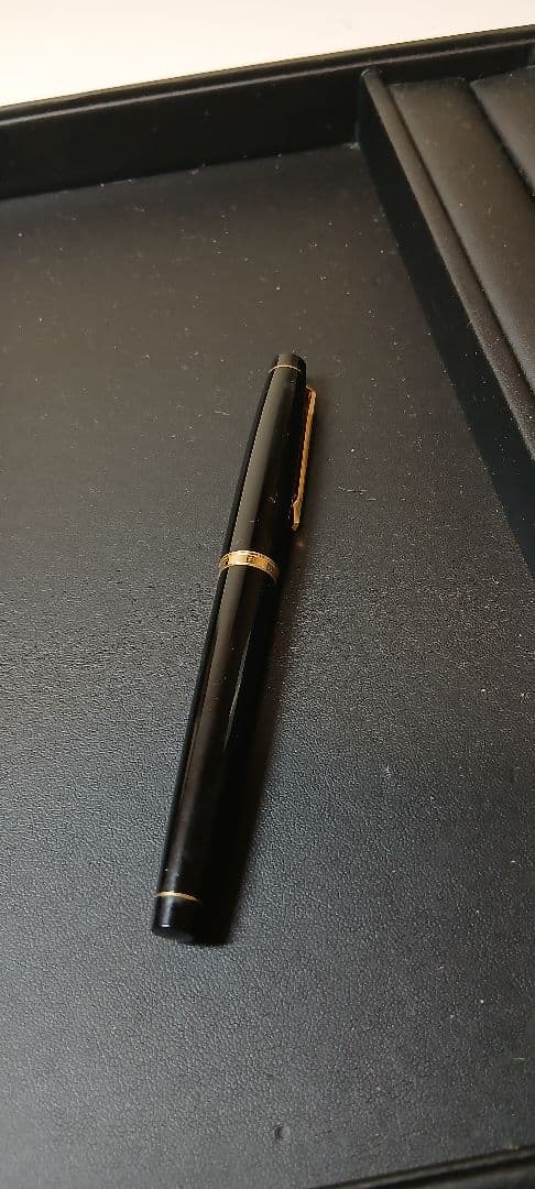 PILOT CUSTOM GRANDEE fountain pen with 14K 585 fine nib in good condition showing nib and barrel