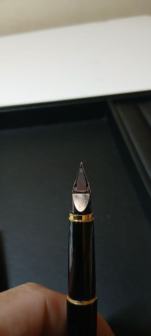 PILOT CUSTOM GRANDEE fountain pen with 14K 585 fine nib in good condition showing nib and barrel