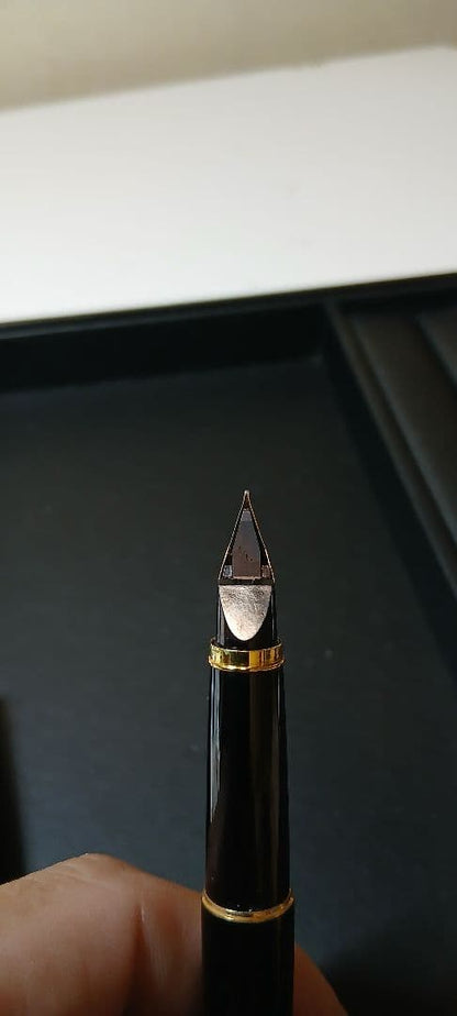 PILOT CUSTOM GRANDEE fountain pen with 14K 585 fine nib in good condition showing nib and barrel